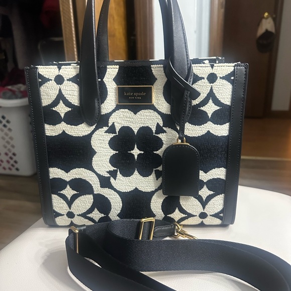 Spade Flower Monogram Manhattan Chenille Small - Picture 4 of 6